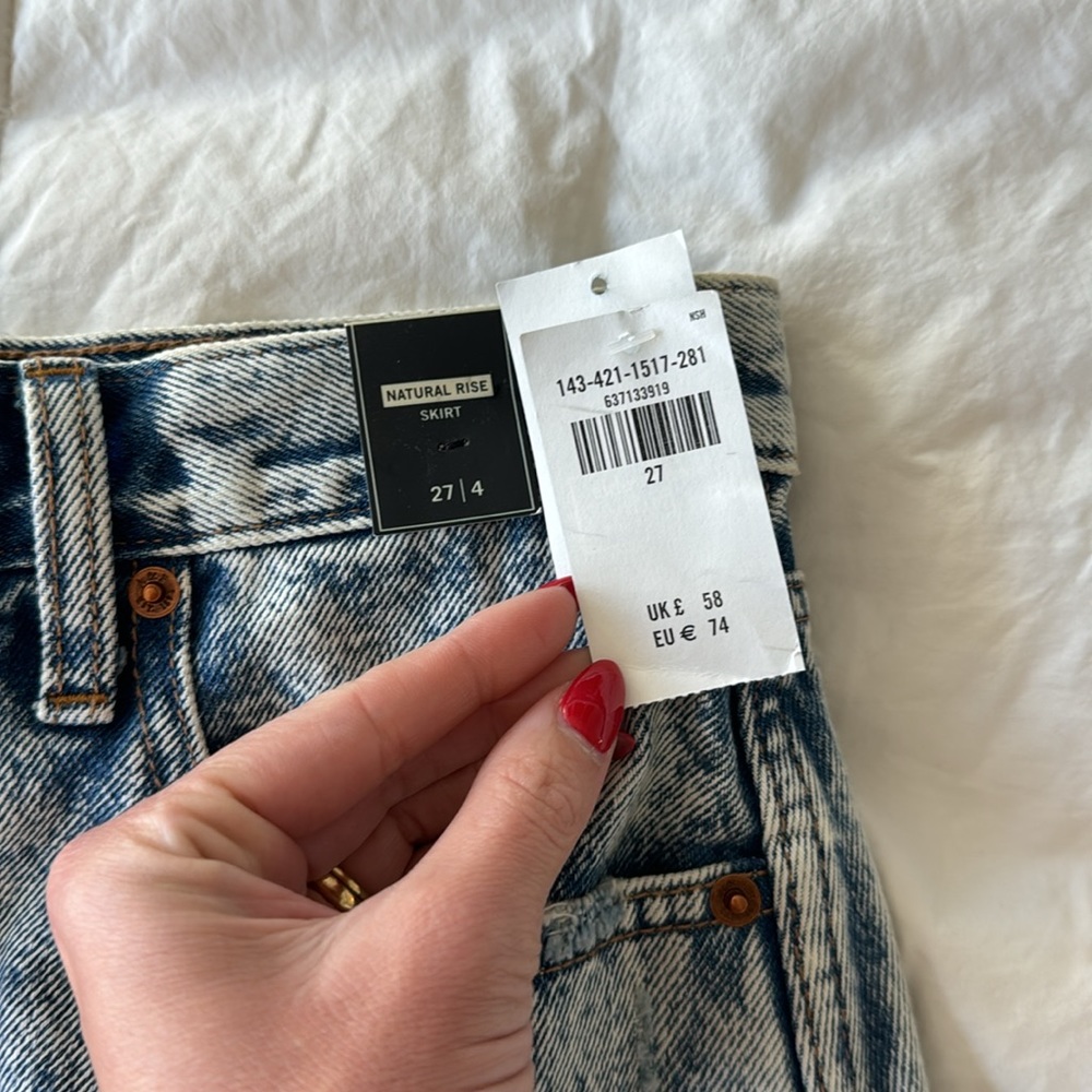 Abercrombie & Fitch Light Acid-Wash Denim Mini Skirt - Picture 4 of 6